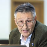 Le président de Blatten Matthias Bellwald a présenté le calendrier de la reconstruction lors d'une assemblée primaire (archives). KEYSTONE/EPA/CYRIL ZINGARO